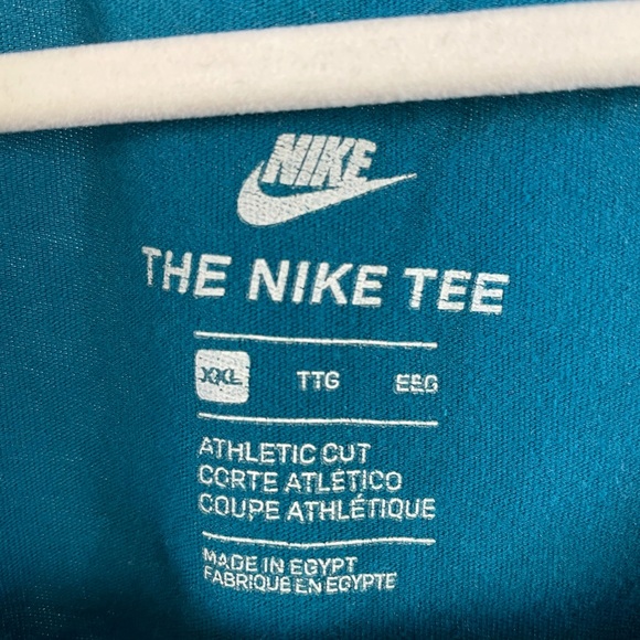 Nike Just Do It Graphic Tee - Picture 3 of 5